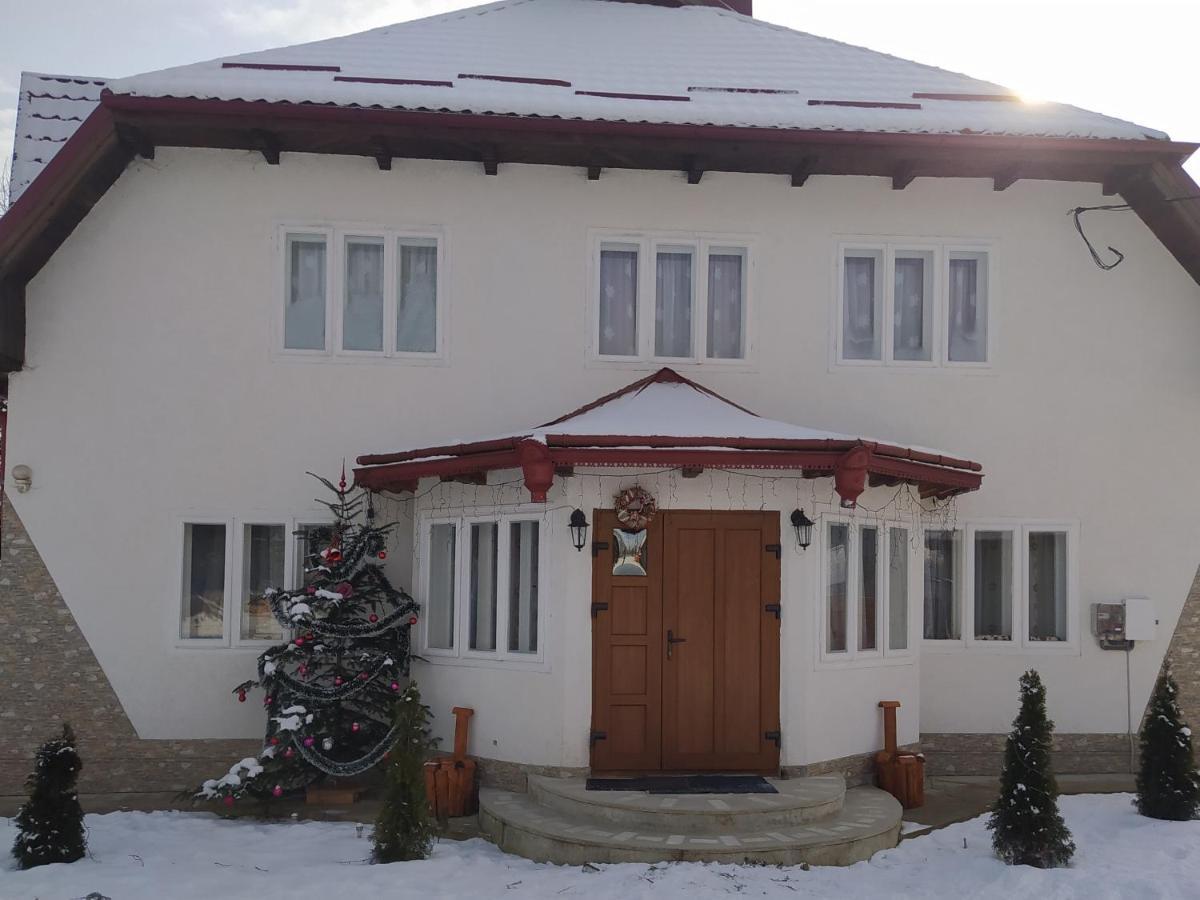 Casa Monastero di Moldovița Esterno foto