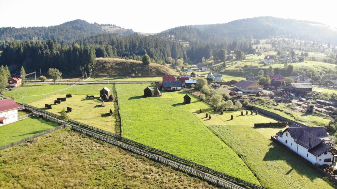 Casa Monastero di Moldovița Esterno foto